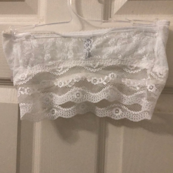 b. Temptd Lace Kiss Sheer Lace Bandeau 9 Night - Picture 5 of 5